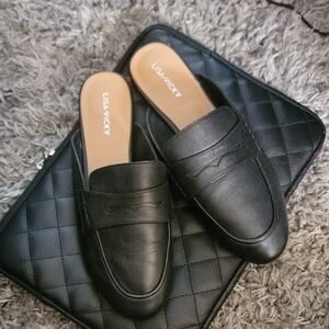 Lisa Vicky Black Women's Mules